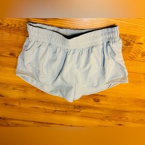 lululemon athletica Light Blue Women's Hotty Hot 4” Shorts Sz 6 Tall W7AVGT